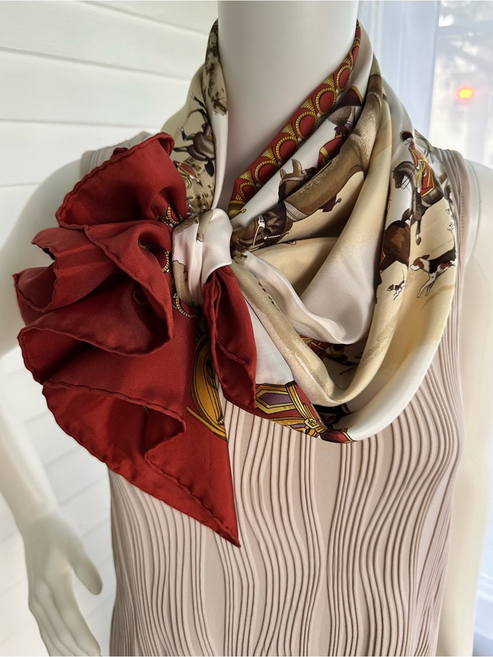 Authentic Hermes silk 90 cm scarf- Livree Imperiale by Philippe Ledoux - Picture 2 of 15